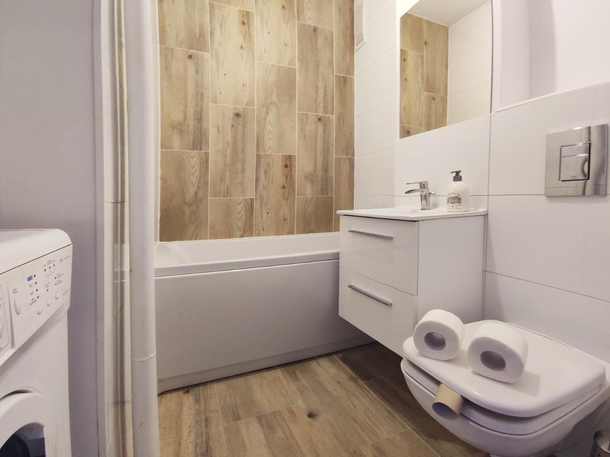 Apartament Rondo Onz Warsaw Luaran gambar